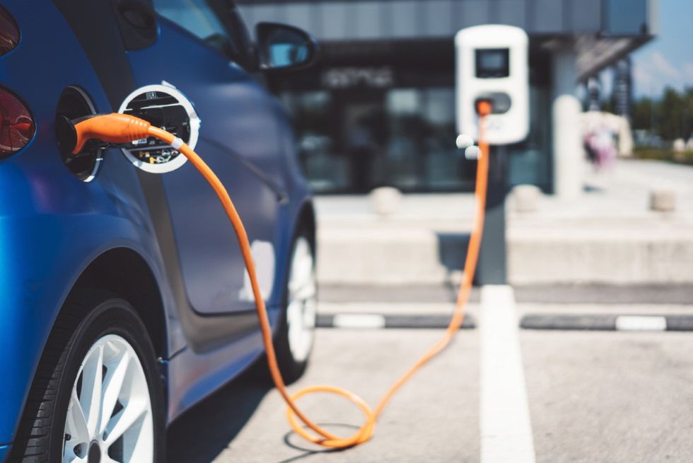 Cuánto cuesta de verdad cargar un coche eléctrico en casa y en electrolinera