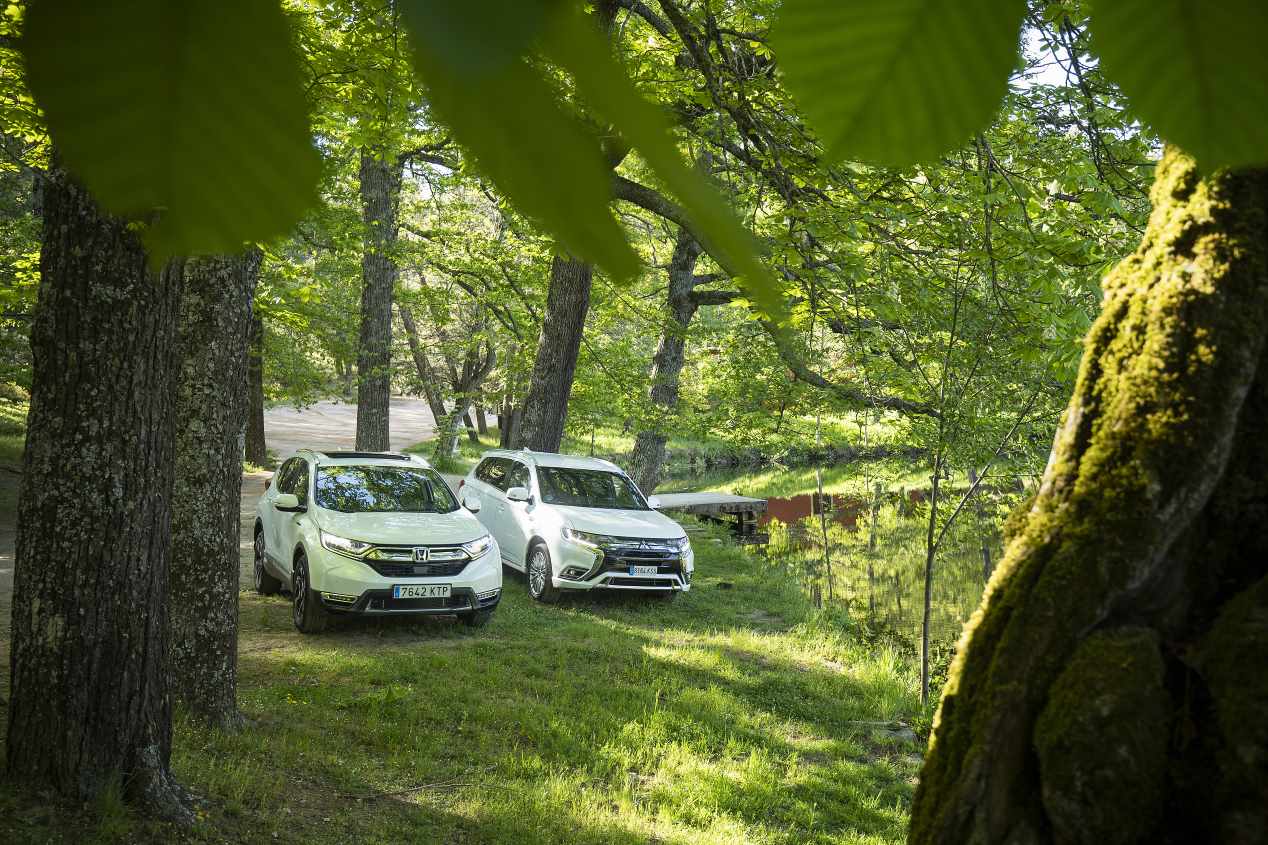 Comparativa: Honda CR-V I-MMD 4X4 vs Mitsubishi Outlander PHEV