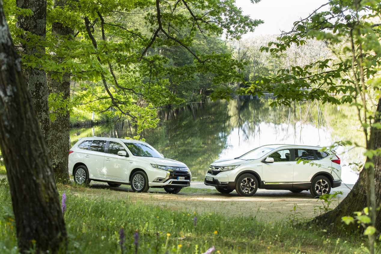 Comparativa: Honda CR-V I-MMD 4X4 vs Mitsubishi Outlander PHEV