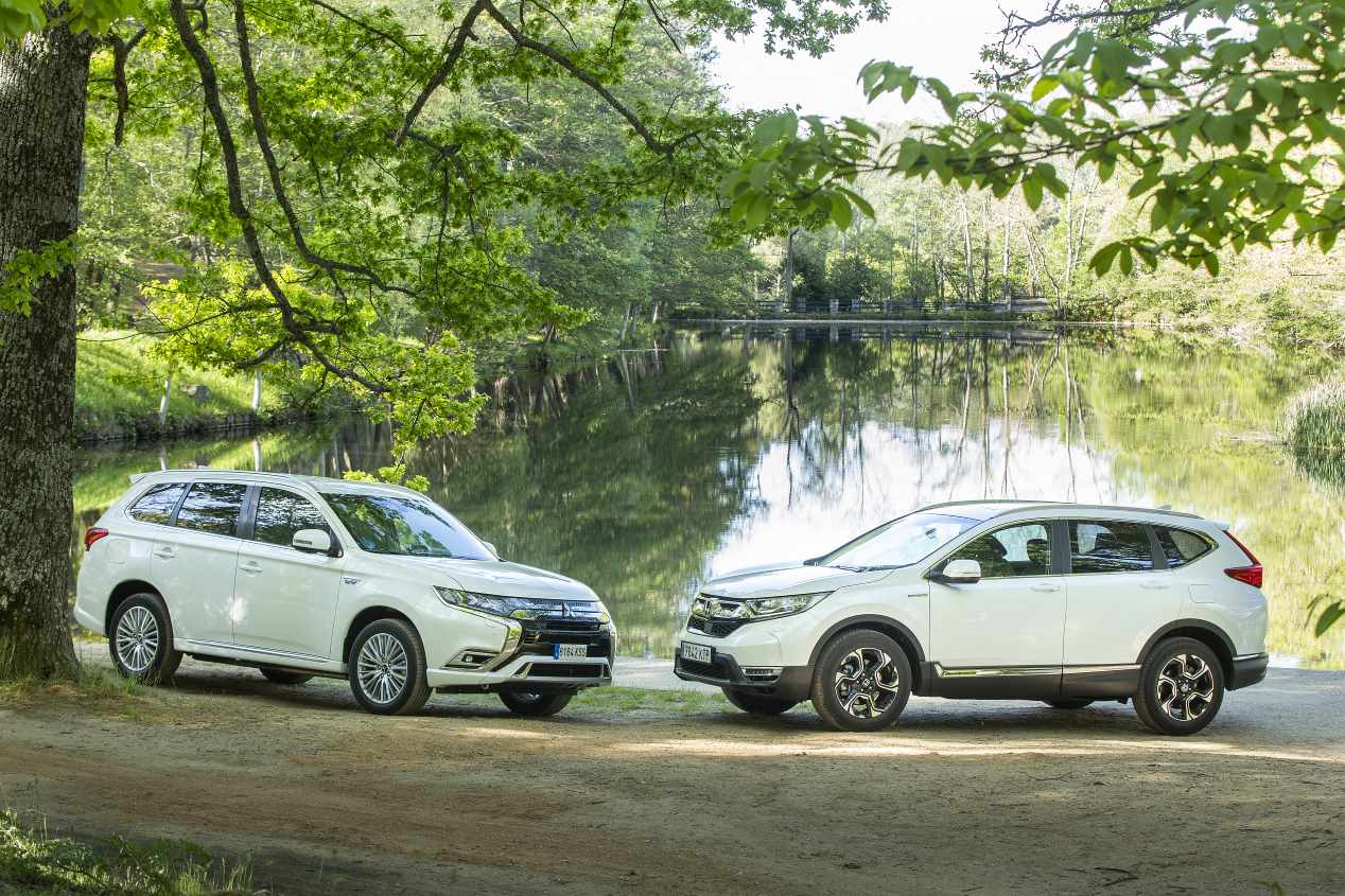 Comparativa: Honda CR-V I-MMD 4X4 vs Mitsubishi Outlander PHEV