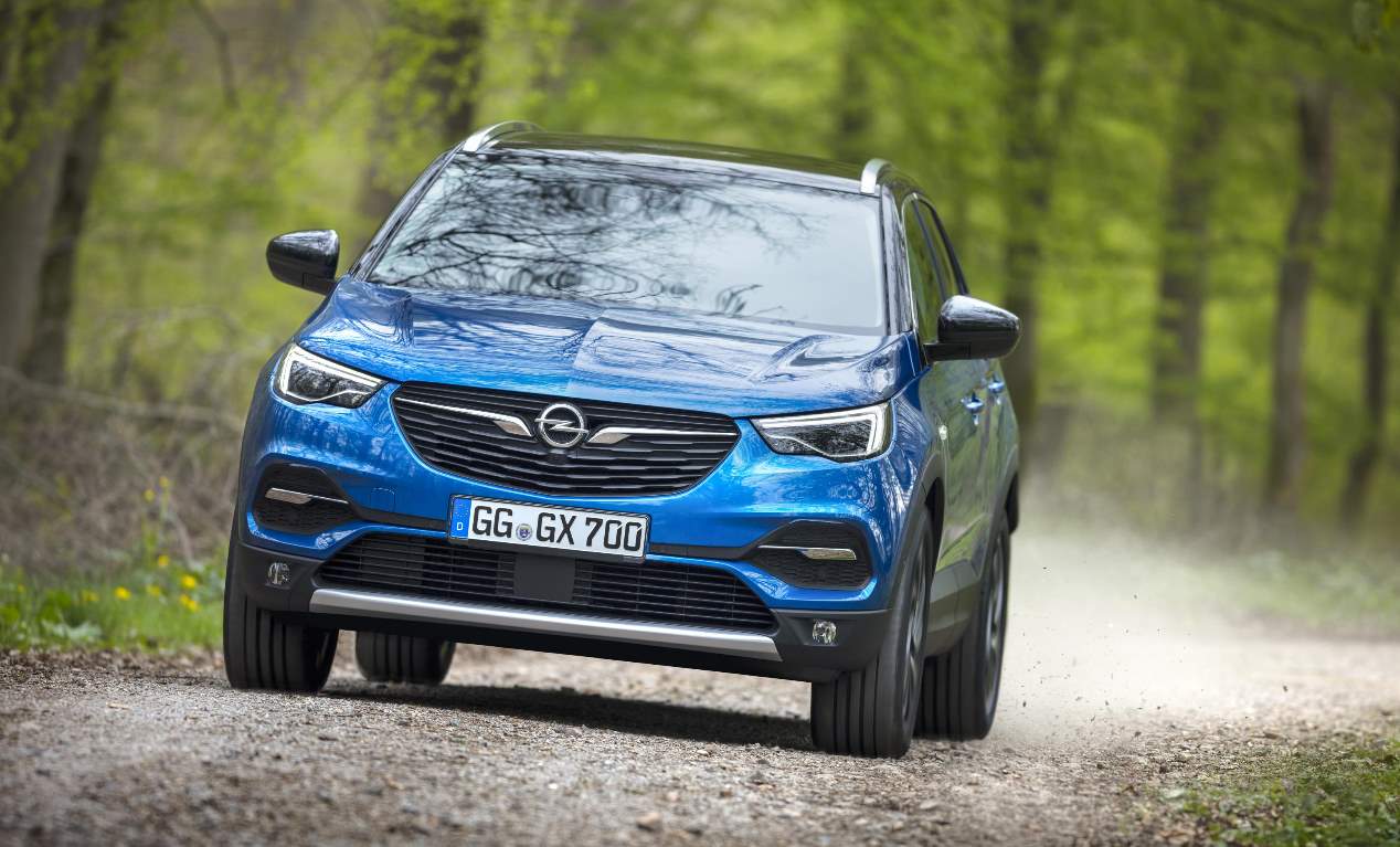 Opel Grandland X: el SUV alemán, ya disponible con la versión Hybrid4