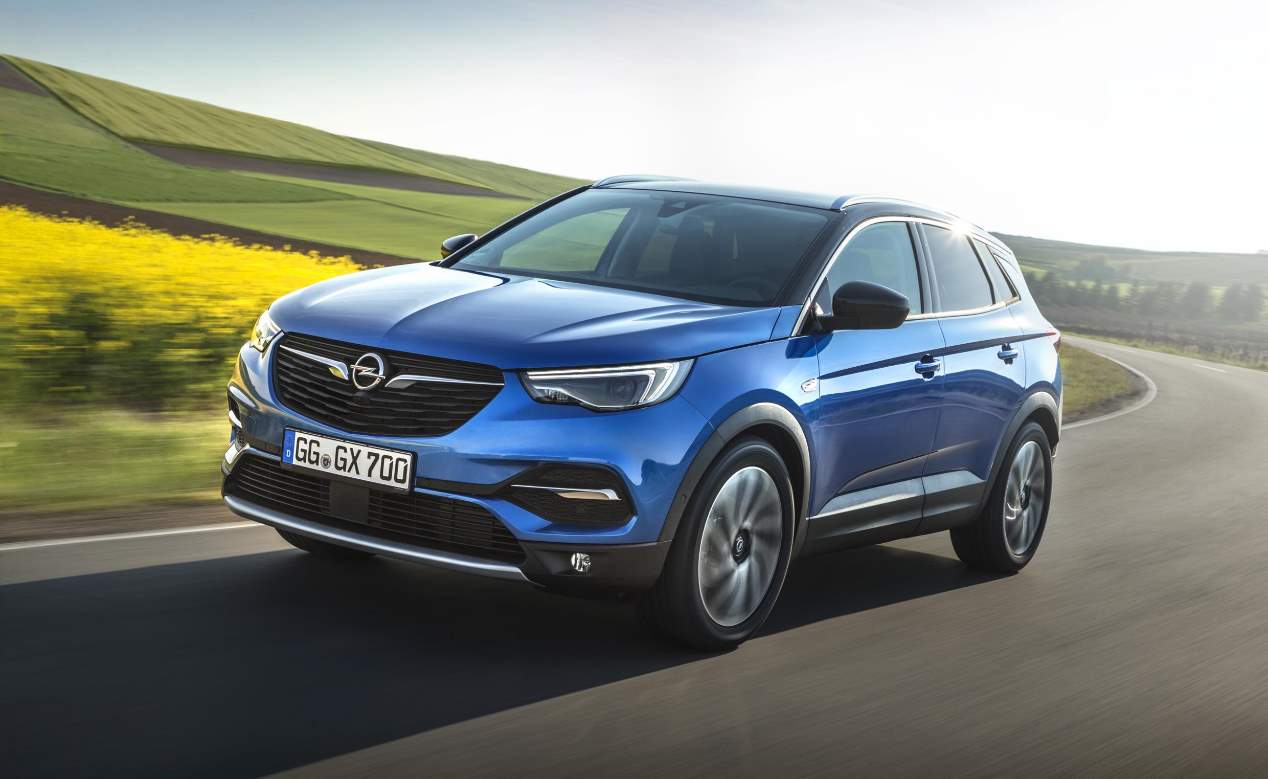 Opel Grandland X: el SUV alemán, ya disponible con la versión Hybrid4