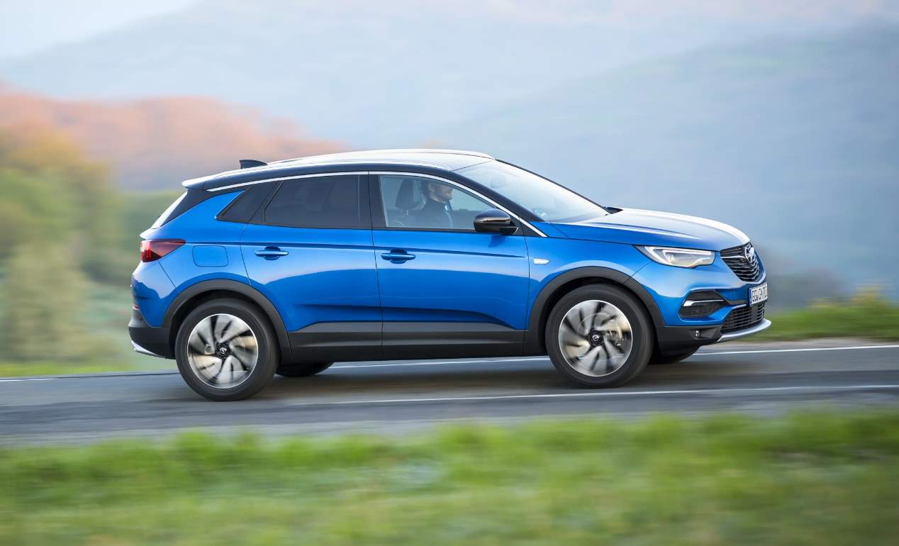 Opel Grandland X: el SUV alemán, ya disponible con la versión Hybrid4