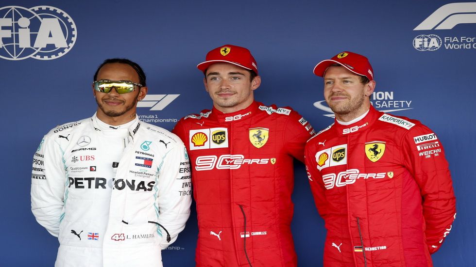 Los tres primeros pilotos en la parrilla: Leclerc, Hamilton y Vettel