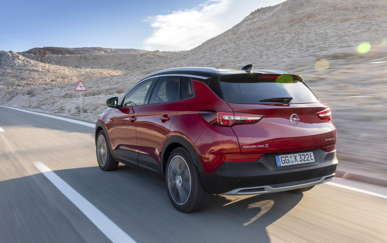Opel Grandland X: el SUV alemán, ya disponible con la versión Hybrid4