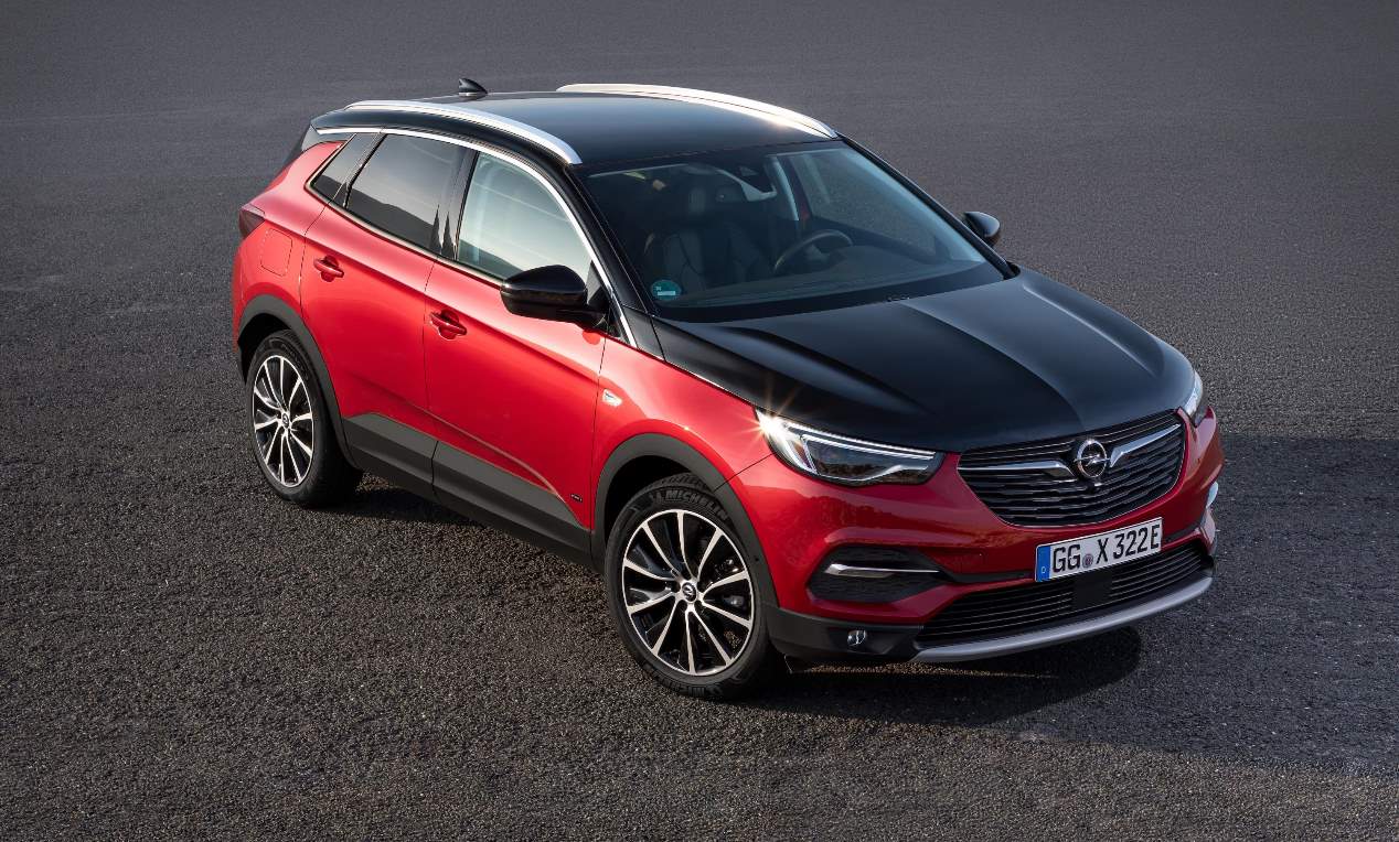 Opel Grandland X: el SUV alemán, ya disponible con la versión Hybrid4