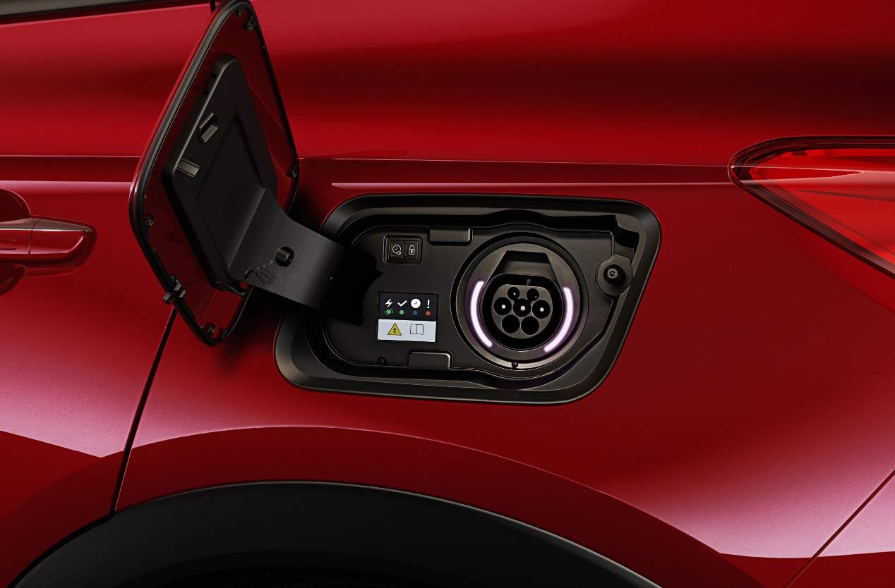 Opel Grandland X: el SUV alemán, ya disponible con la versión Hybrid4