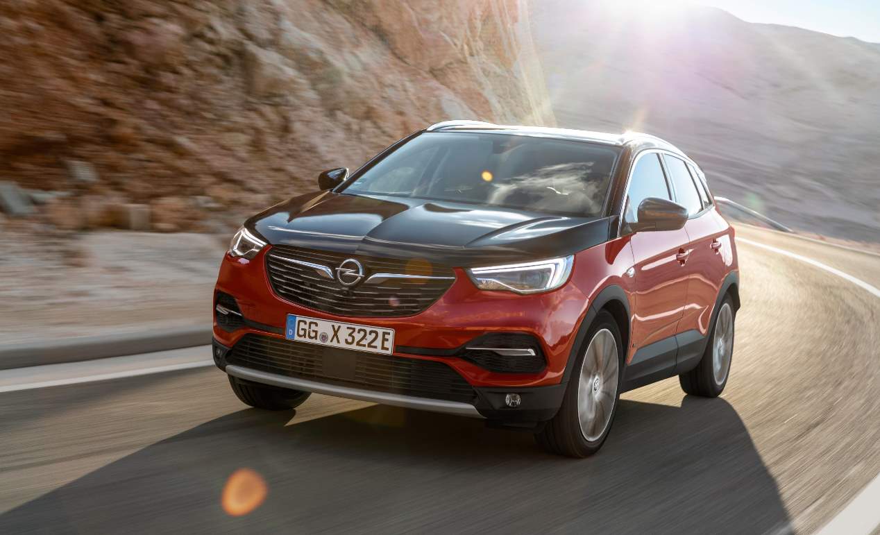 Opel Grandland X: el SUV alemán, ya disponible con la versión Hybrid4