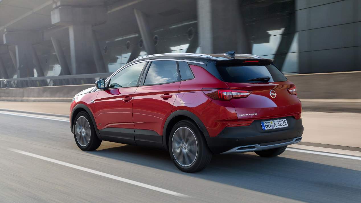 Opel Grandland X: el SUV alemán, ya disponible con la versión Hybrid4