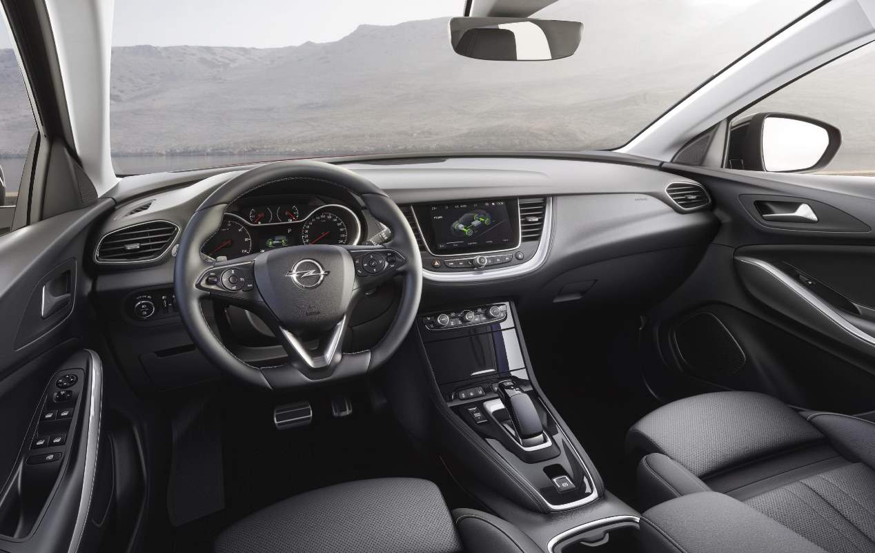 Opel Grandland X: el SUV alemán, ya disponible con la versión Hybrid4