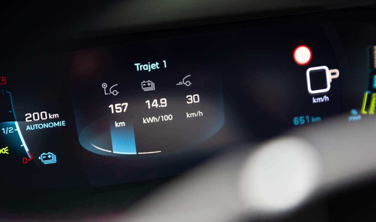 Nuevo Peugeot e-208 eléctrico: probamos el nuevo utilitario cero emisiones