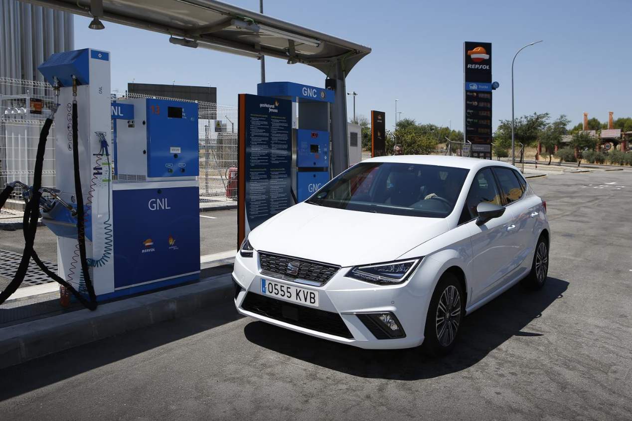Seat da una vuelta a España con sus coches de gas natural