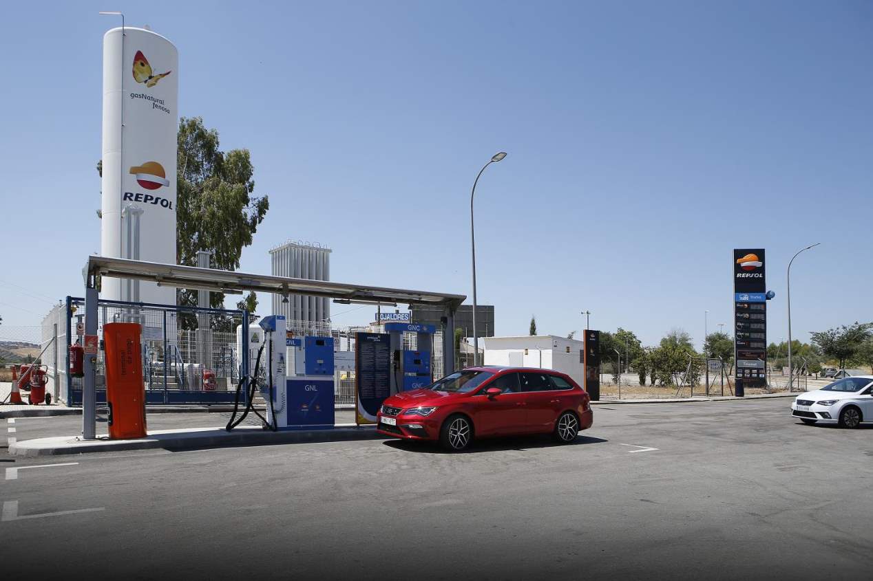 Seat da una vuelta a España con sus coches de gas natural
