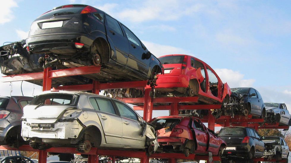 Descuartizadores de coches: las mafias que roban y venden por Internet