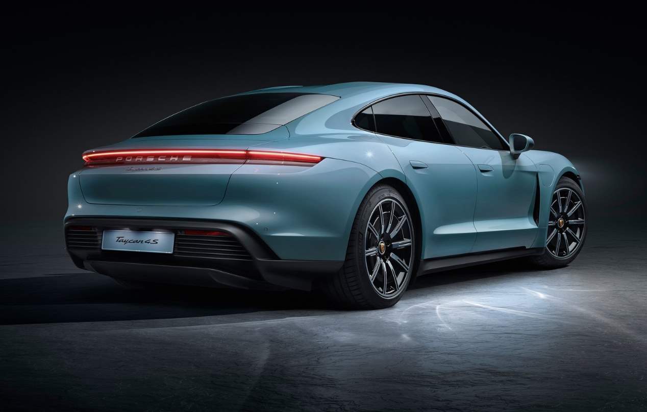 El Porsche Taycan eléctrico, ya a la venta en España