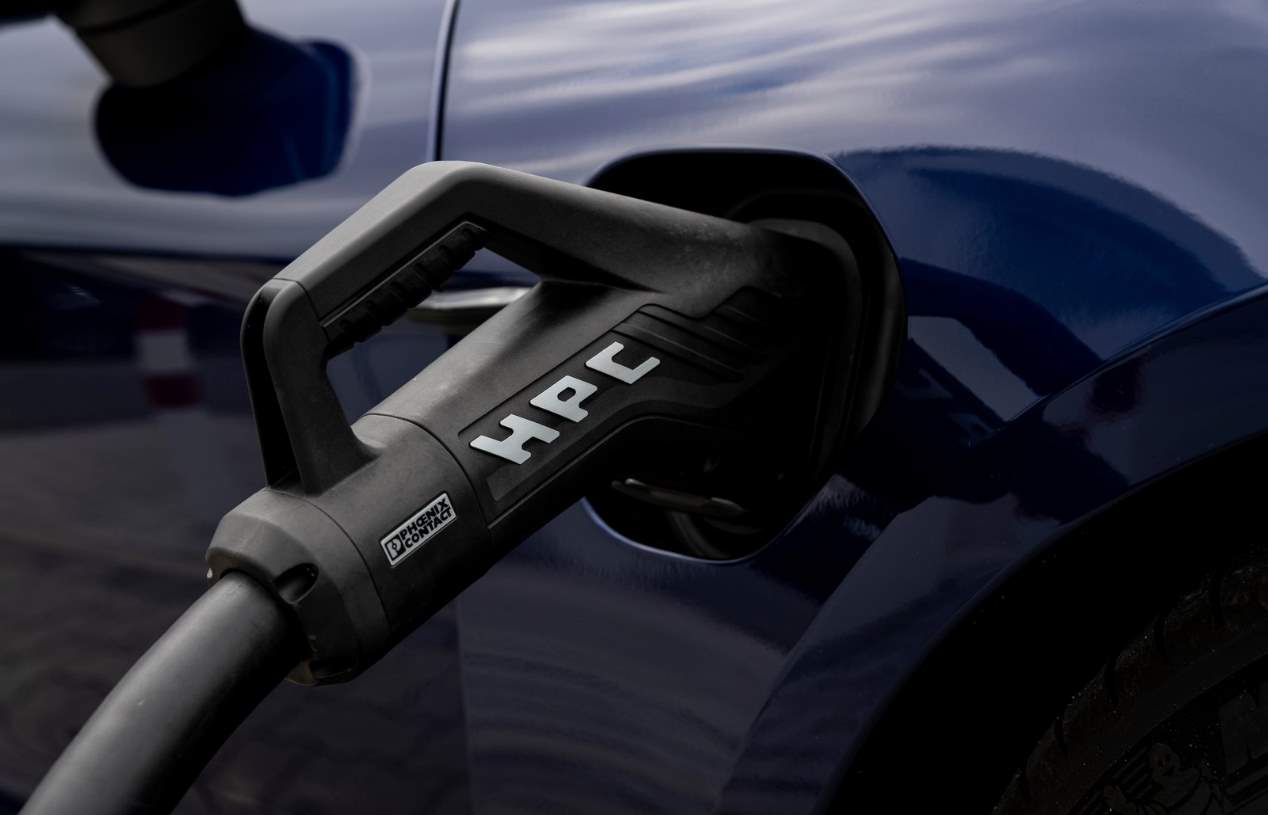 El Porsche Taycan eléctrico, ya a la venta en España