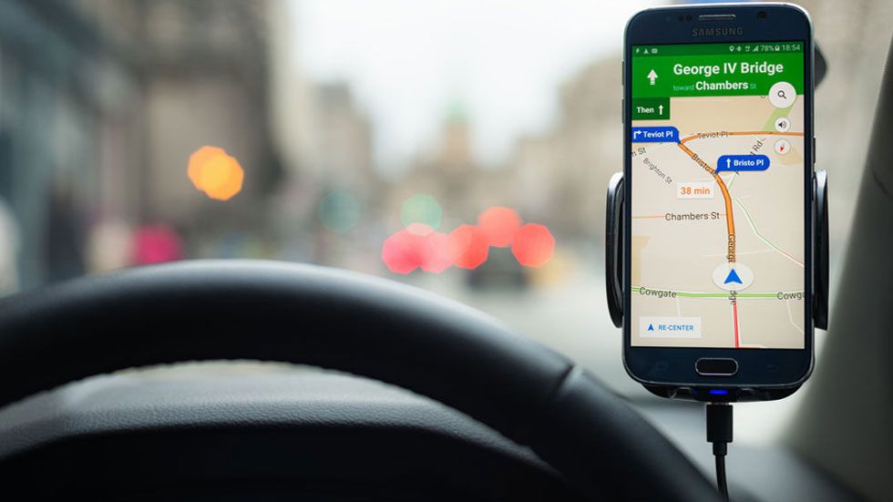 Los radares de la DGT ya no aparecen en Google Maps para iPhone, ¿por qué?