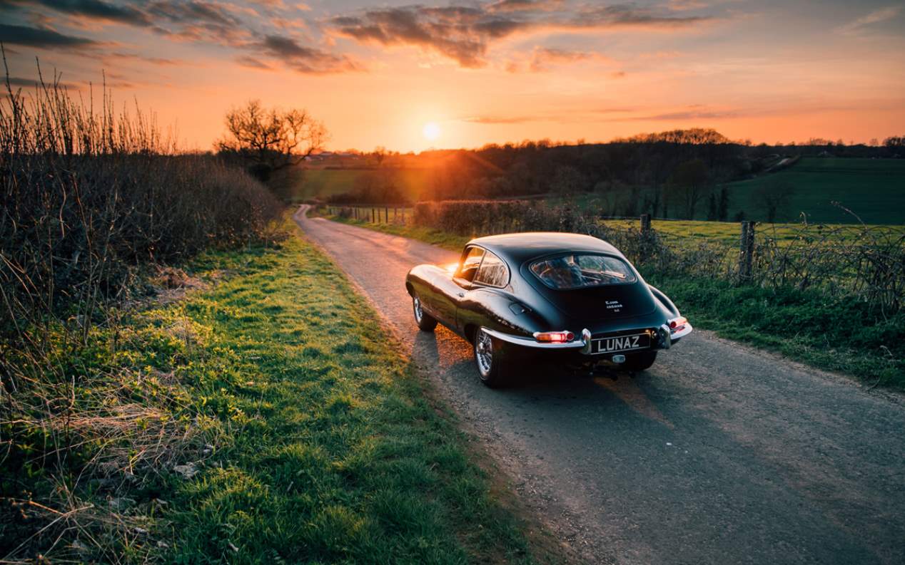 Lunaz Design revitaliza coches clásicos convirtiéndolos en eléctricos puros