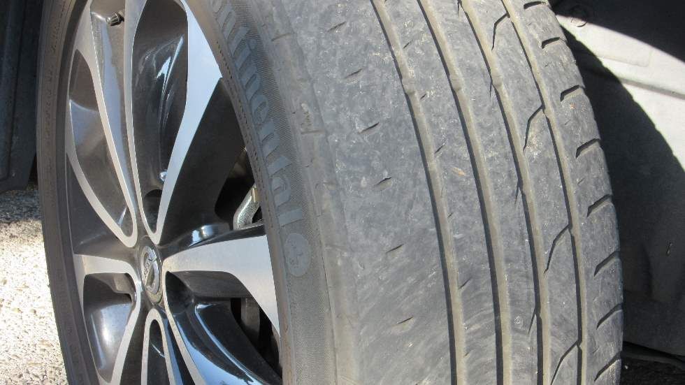 5 desperfectos habituales de tu coche que pueden suponerte multas de hasta 6.000 €