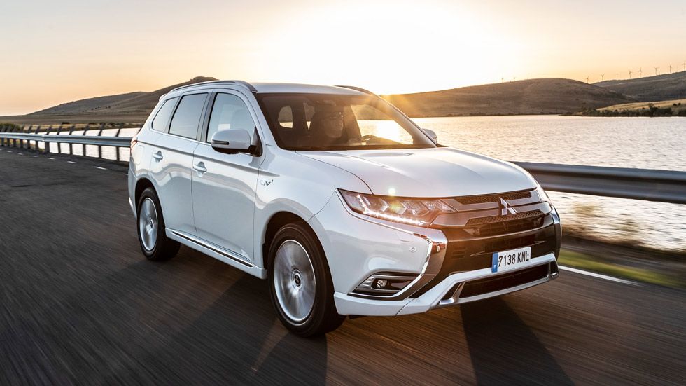 Mitsubishi Outlander PHEV, ¿alguien da más por menos? (VÍDEO)