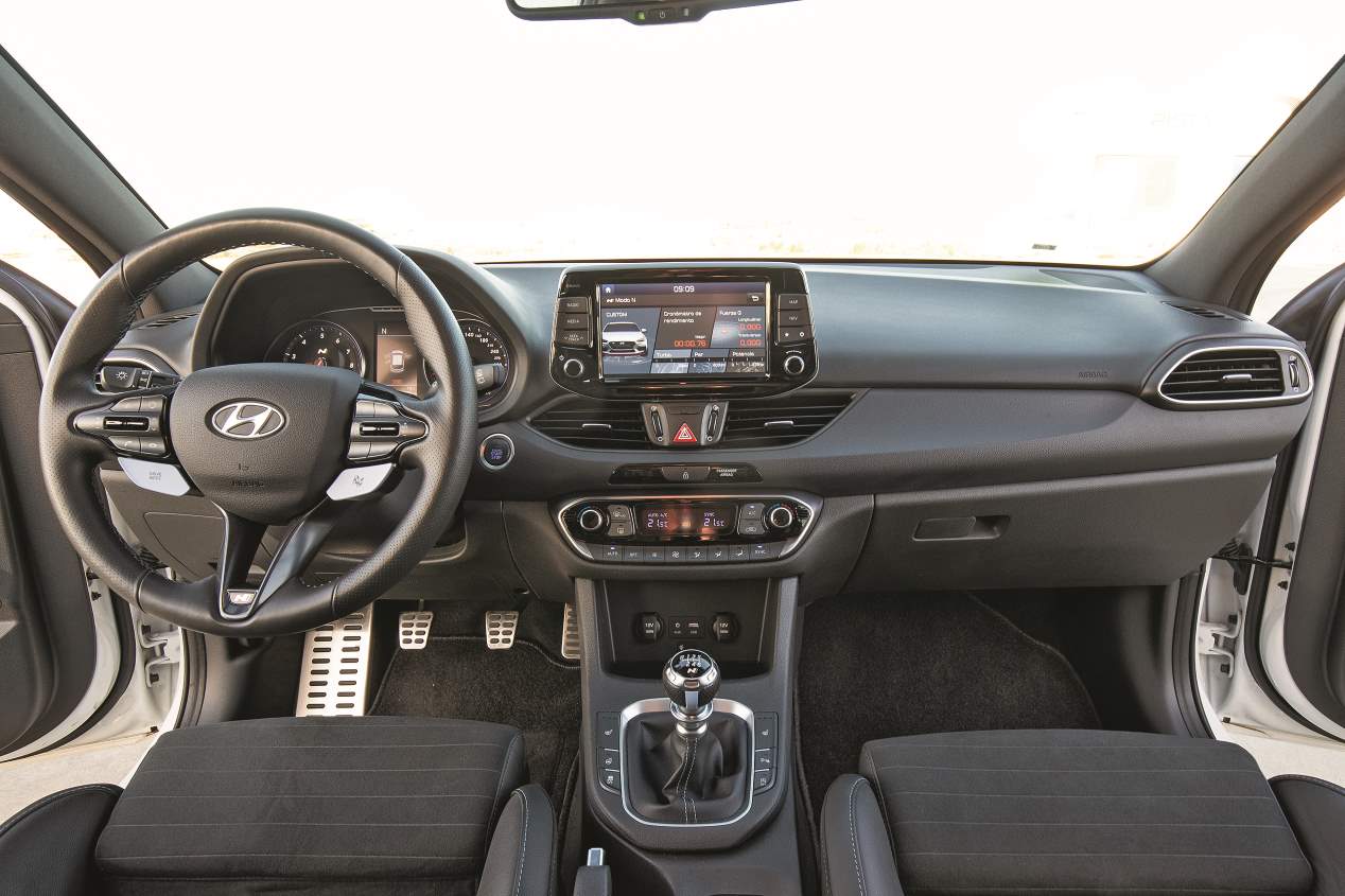 Comparativa GTI: Ford Focus ST, Hyundai i30 N Performance y VW Golf GTI TCR