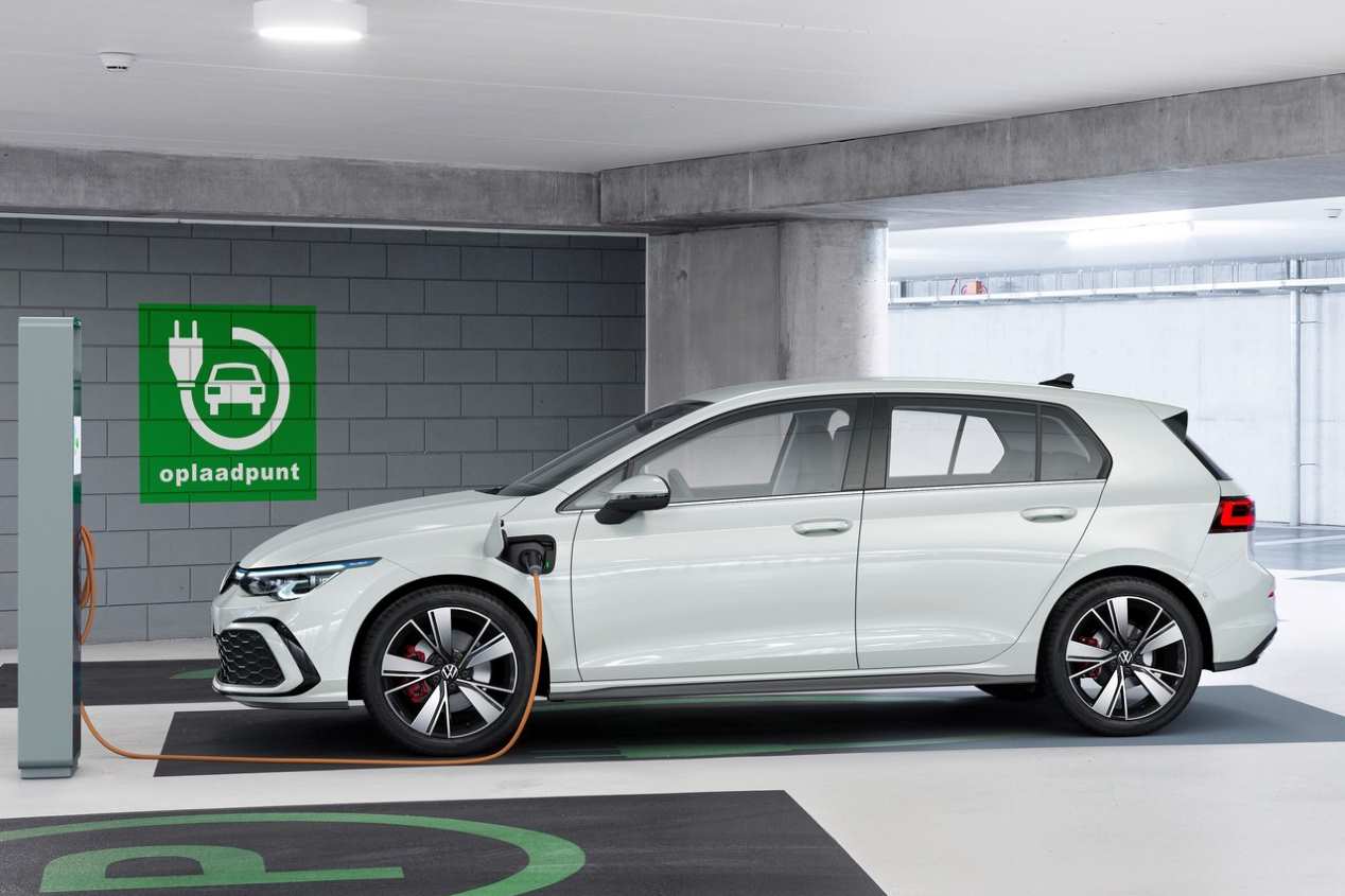 VW Golf eHybrid y eTSI: los Golf más "eléctricos", en imágenes
