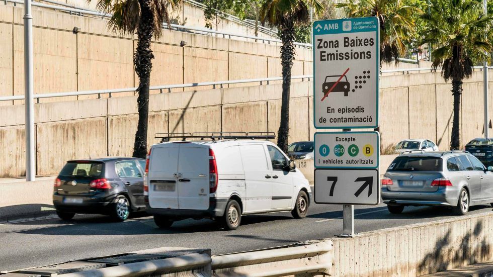 Los coches sin etiqueta de la DGT ya comienzan a pagar: 2 euros al día