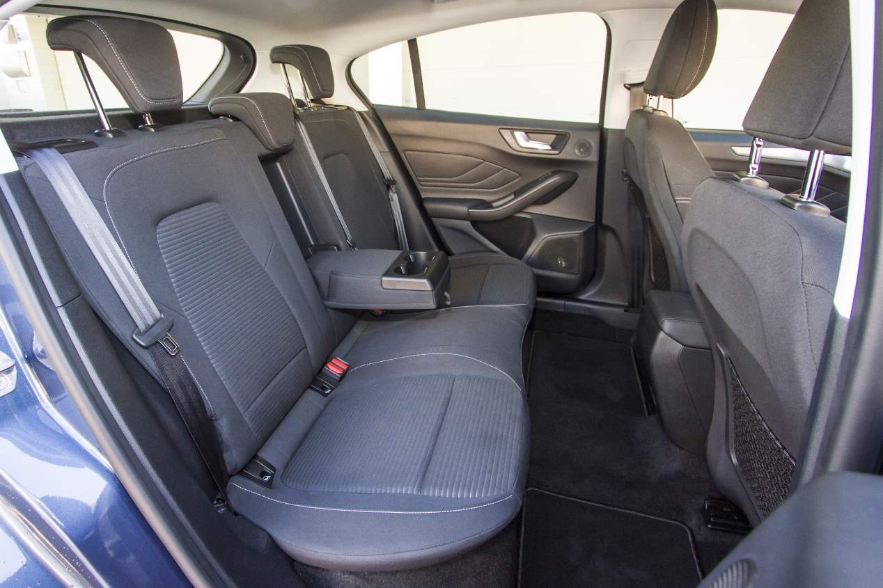 Duelo de compactos diésel: Ford Focus EcoBlue vs Skoda Scala TDI