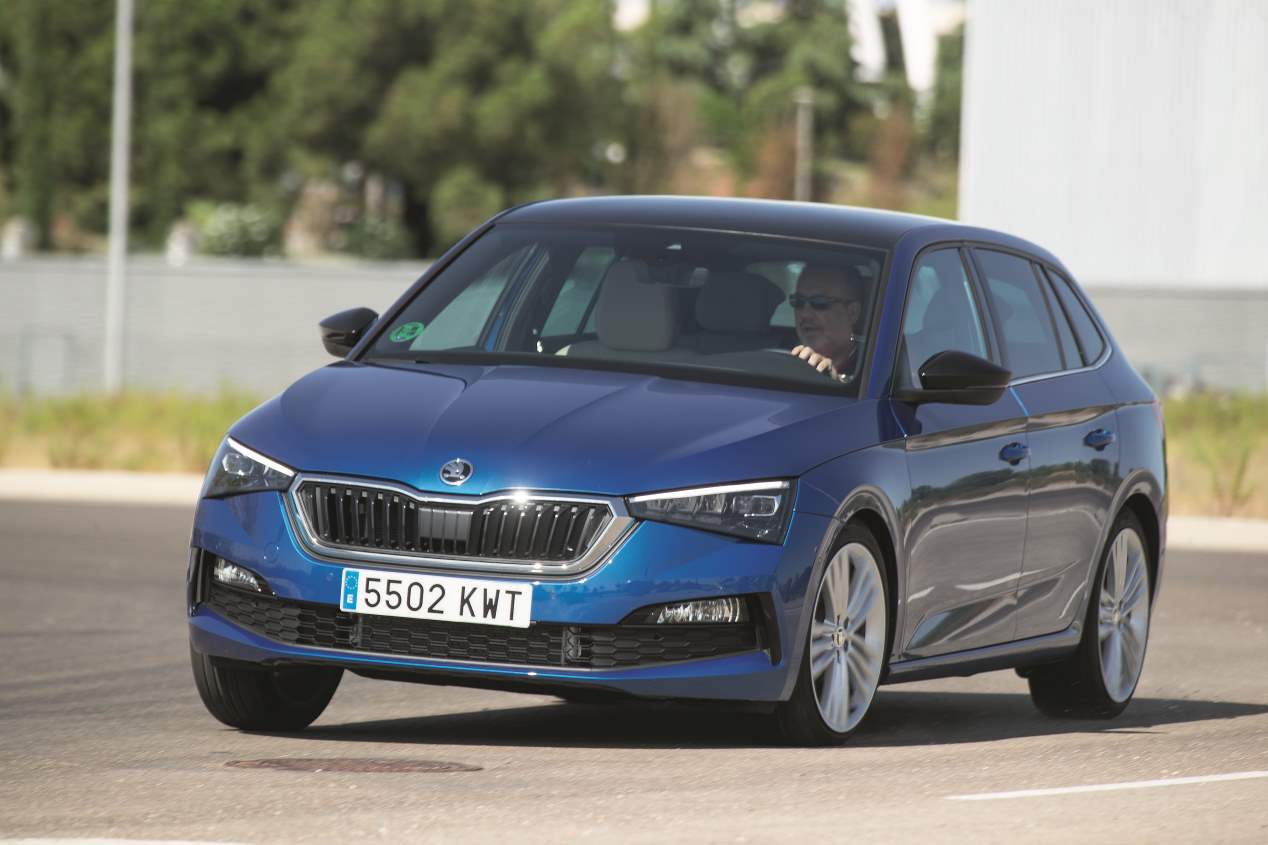 Duelo de compactos diésel: Ford Focus EcoBlue vs Skoda Scala TDI