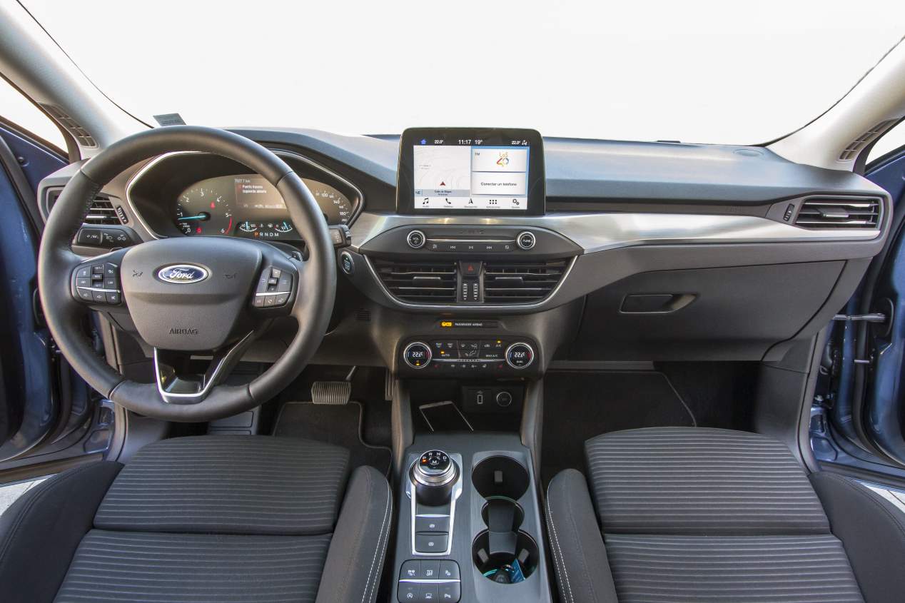 Duelo de compactos diésel: Ford Focus EcoBlue vs Skoda Scala TDI