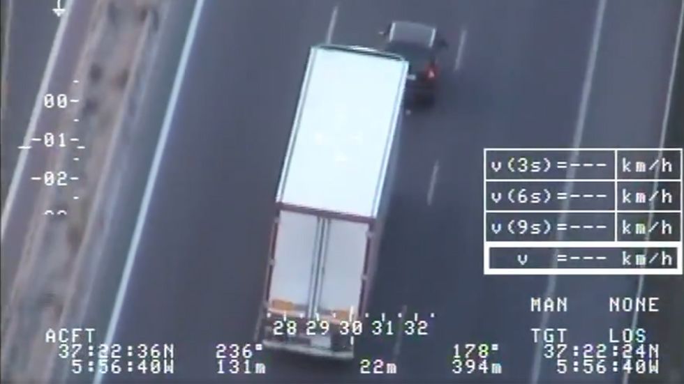 Camión o coche: ¿quién comete la infracción en el último vídeo de la DGT?