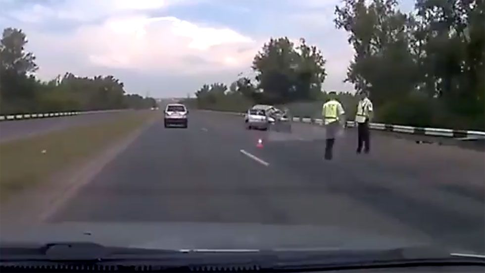 La DGT vuelve a alertar del “efecto mirón”: atentos al vídeo 