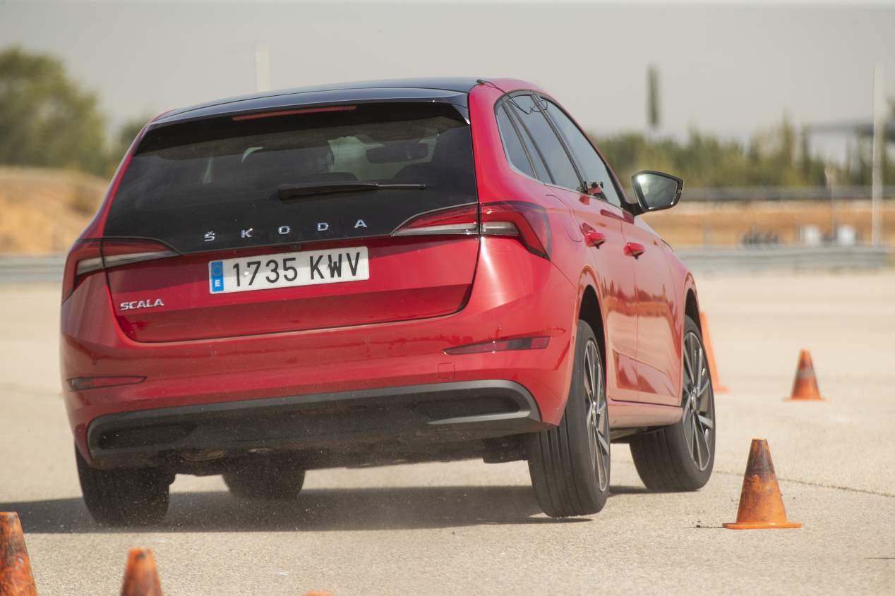 Comparativa de compactos: Seat León, Skoda Scala y VW Golf