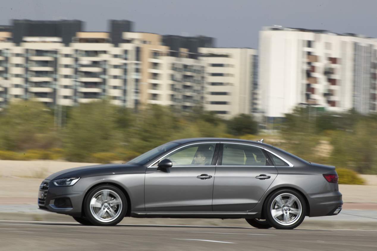 A prueba el Audi A4 35 TFSI: estilo y eficiencia en formato berlina
