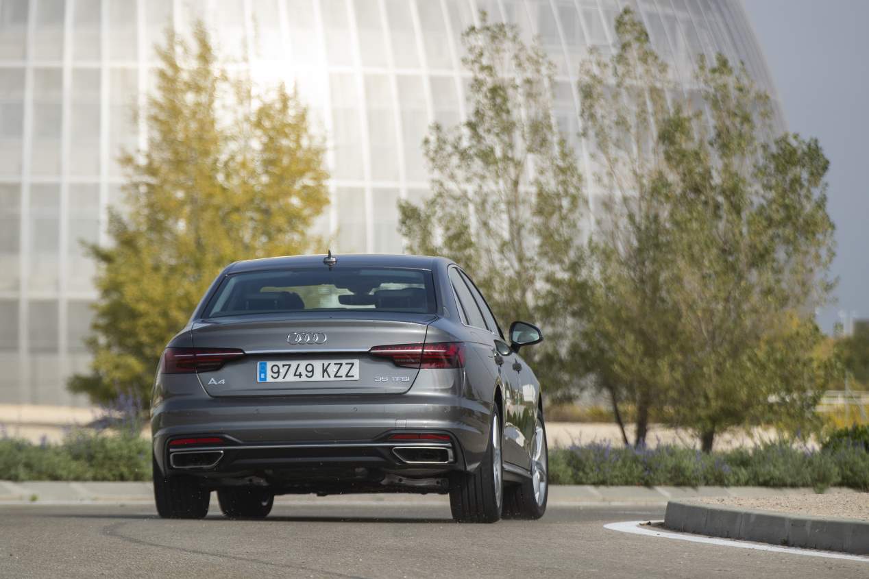 A prueba el Audi A4 35 TFSI: estilo y eficiencia en formato berlina