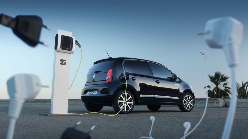 ¿Cuántos puntos de carga para coches eléctricos hacen falta en España?