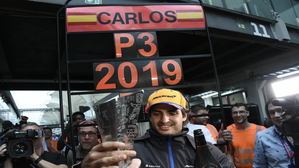 Carlos Sainz (McLaren) se clasifica finalmente en la tercera posición
