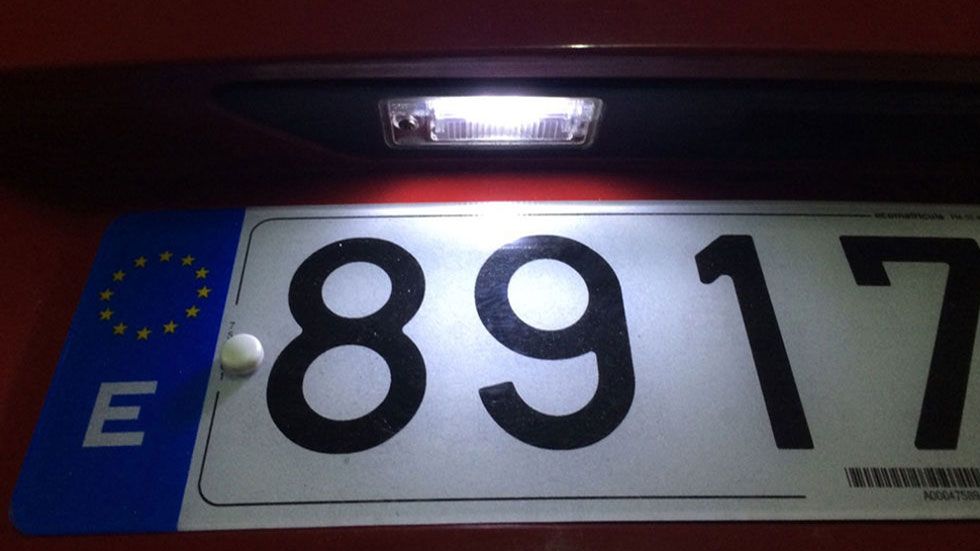 La cuantiosa multa que te pueden poner si manipulas la matrícula de tu coche