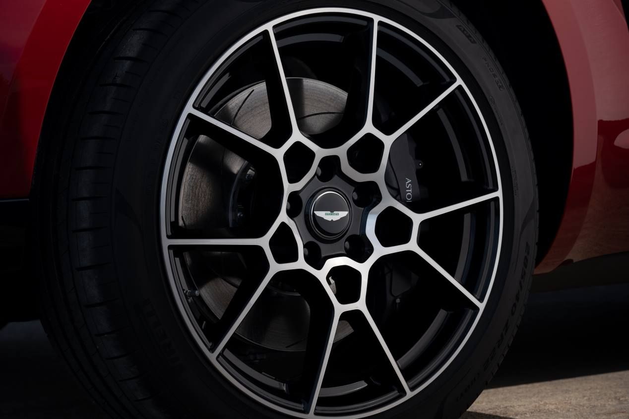 El Aston Martin DBX se hace realidad: el nuevo SUV, en imágenes