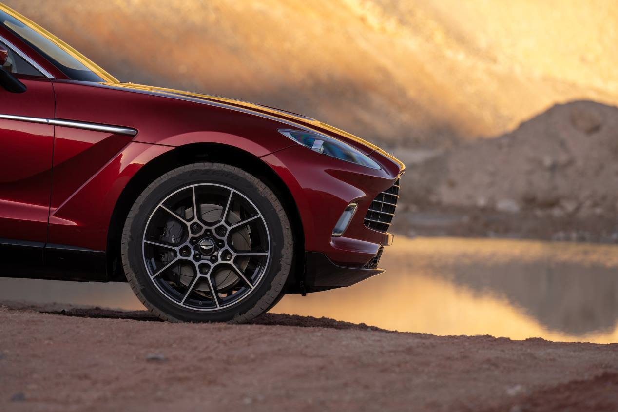 El Aston Martin DBX se hace realidad: el nuevo SUV, en imágenes