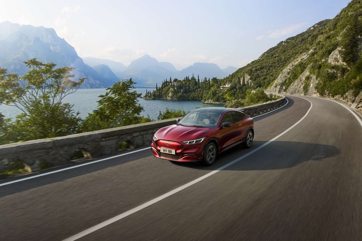 Ford Mustang Mach-E vs Tesla Model Y: el duelo de nuevos SUV en 2020