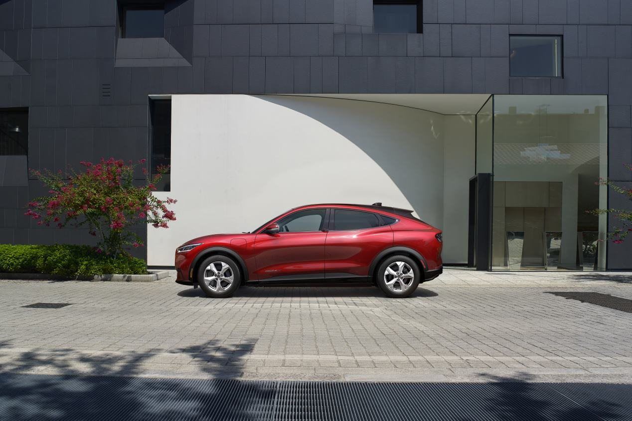 Ford Mustang Mach-E vs Tesla Model Y: el duelo de nuevos SUV en 2020