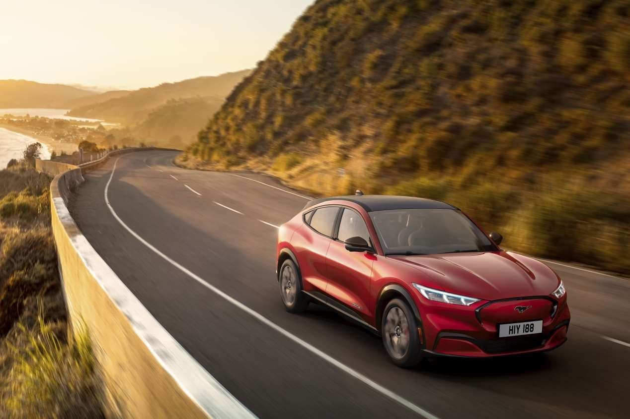 Ford Mustang Mach-E vs Tesla Model Y: el duelo de nuevos SUV en 2020