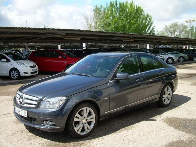 Mercedes-Benz C 220 Mercedes-Benz C 220 CDI Avantgarde Aut 170CV