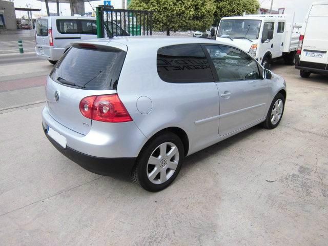 Volkswagen Golf 1.9TDI Highline 105