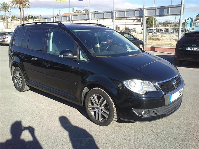Volkswagen Touran 2.0TDI Highline DSG