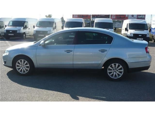 Volkswagen Passat 2.0TDI Highline DSG Particular-KmCertificados-Impe