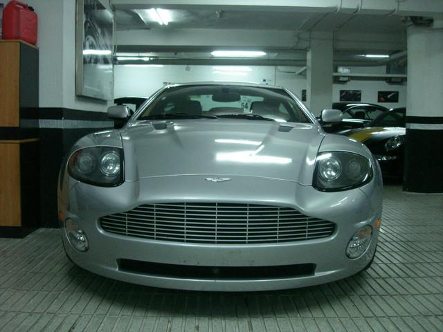 Aston Martin V12 Vanquish Vanquish 5.9 V12