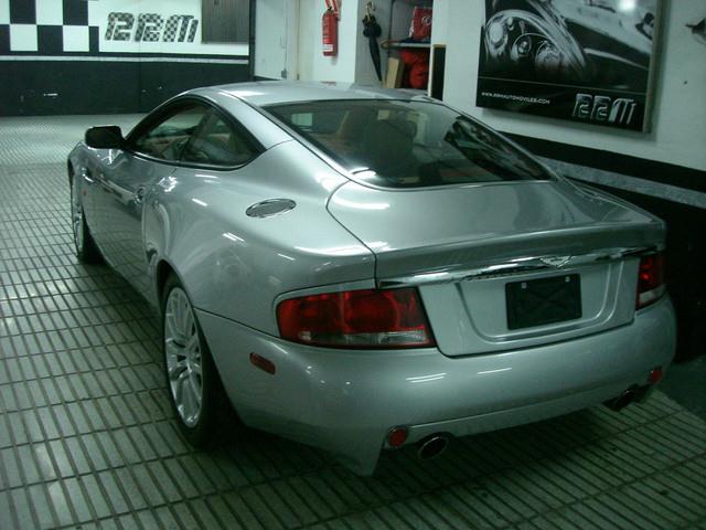 Aston Martin V12 Vanquish Vanquish 5.9 V12