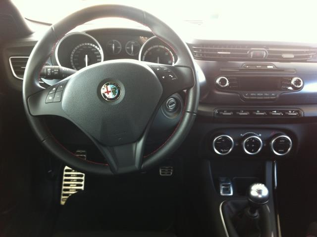 Alfa Romeo Giulietta 2.0 JTDM DISTINCTIVE 140